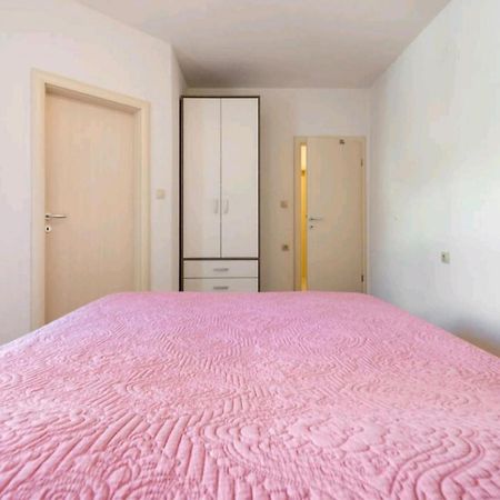 Amazing Apartment In Selca With Wifi Exteriér fotografie