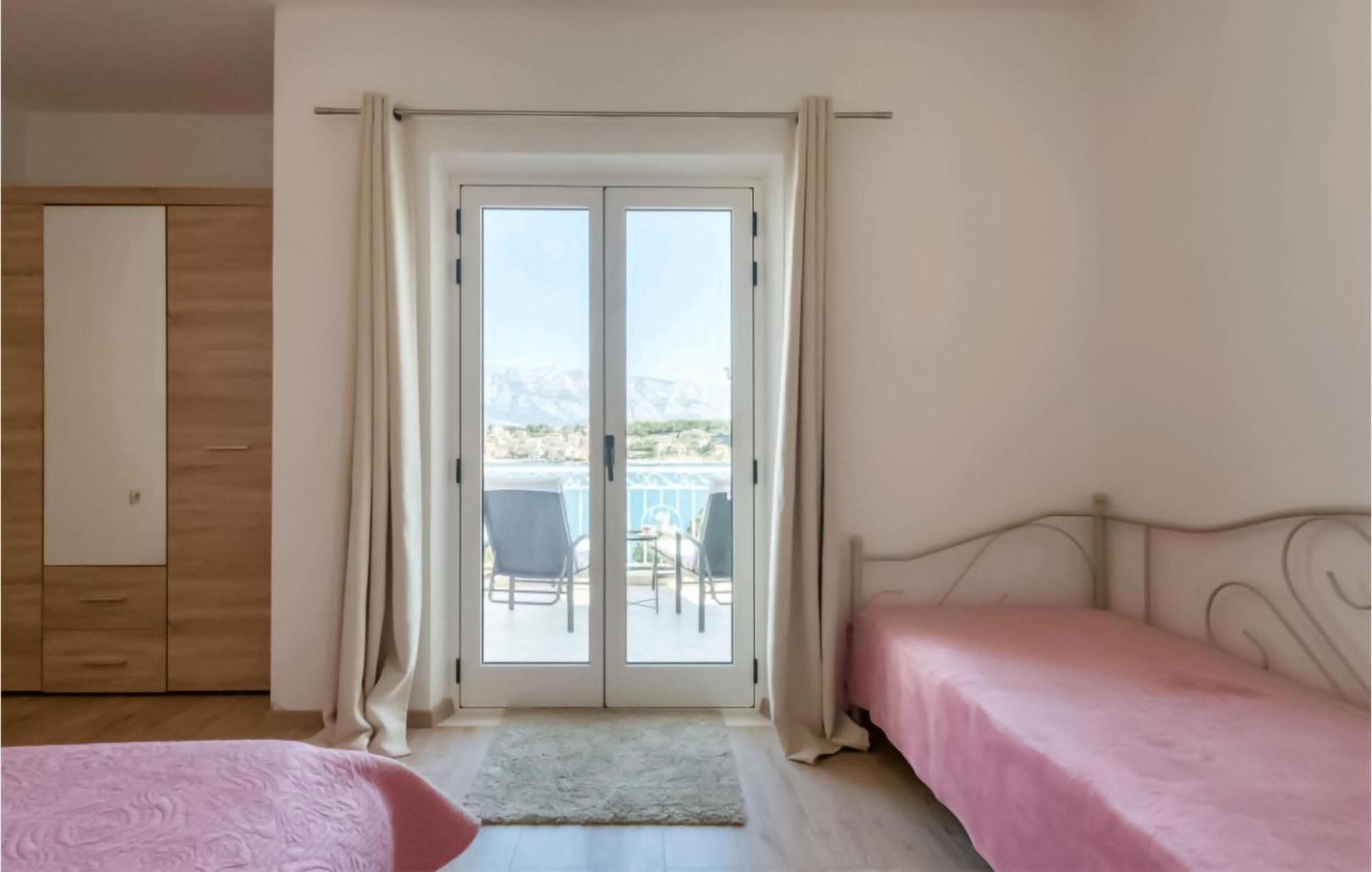 Amazing Apartment In Selca With Wifi Exteriér fotografie