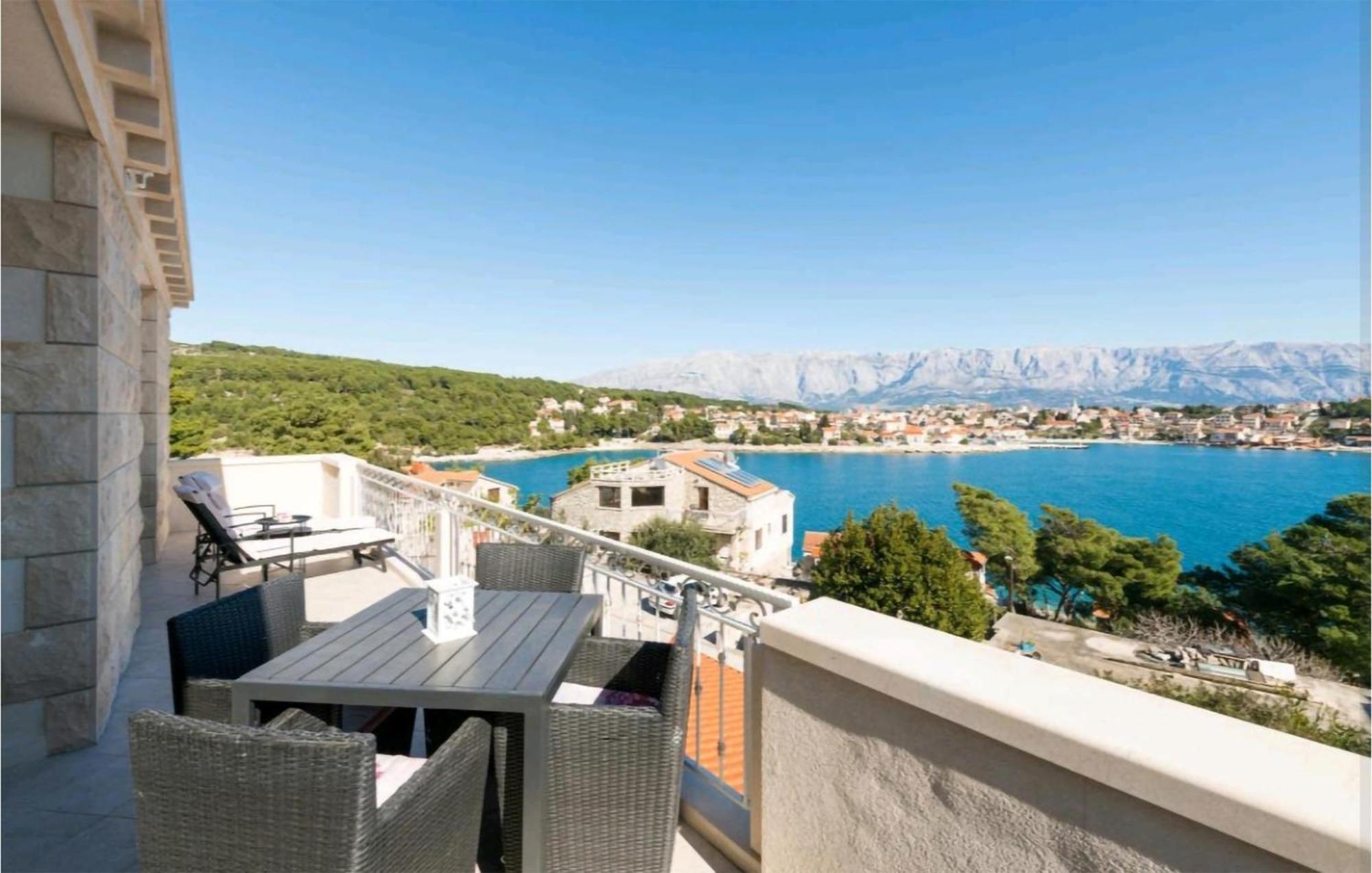 Amazing Apartment In Selca With Wifi Exteriér fotografie