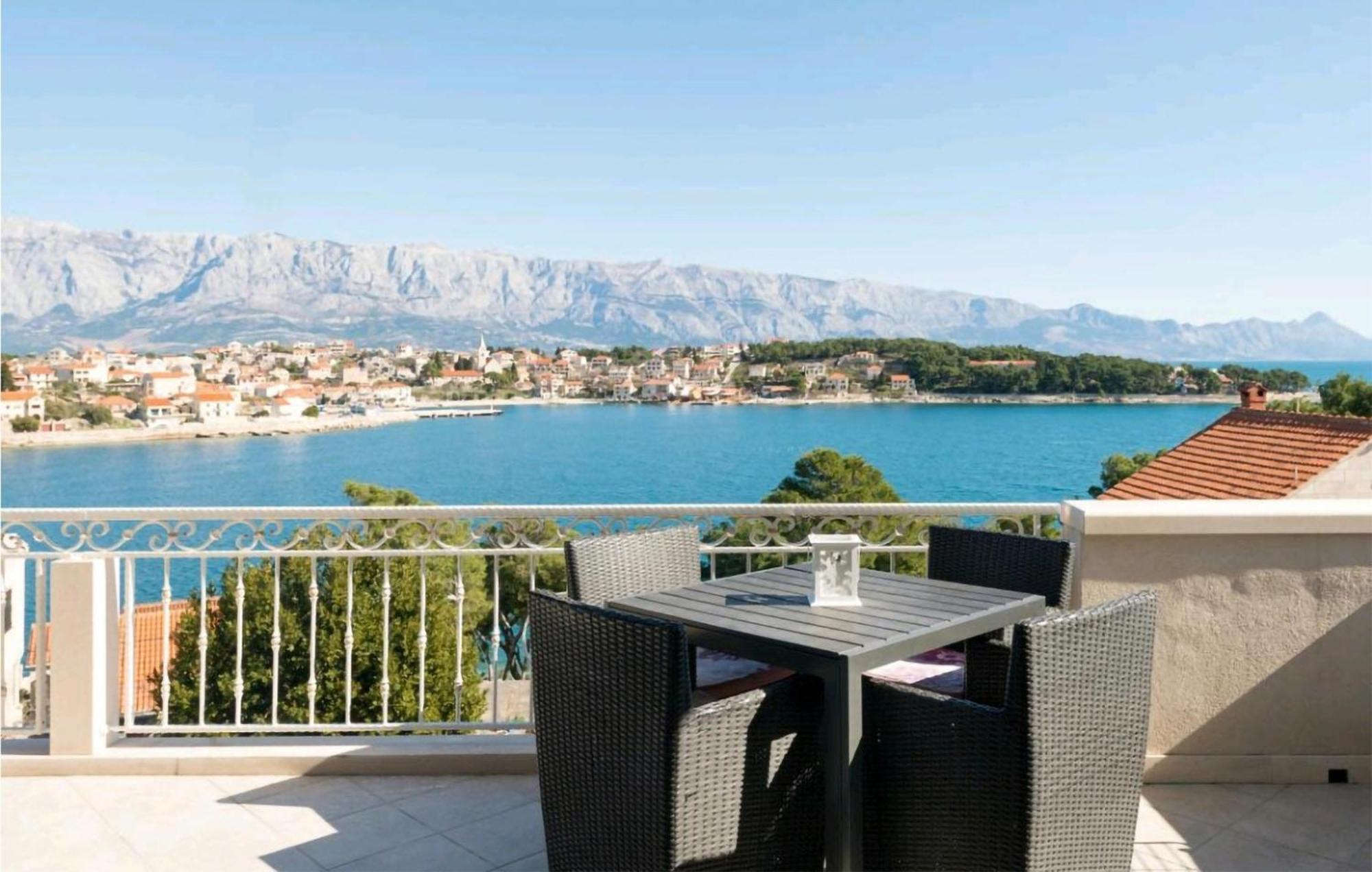 Amazing Apartment In Selca With Wifi Exteriér fotografie